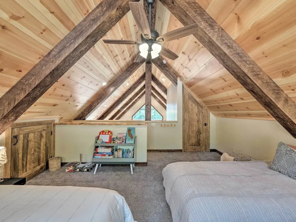 Woodsy Retreat: Modern Mi-Wuk Village Cabin