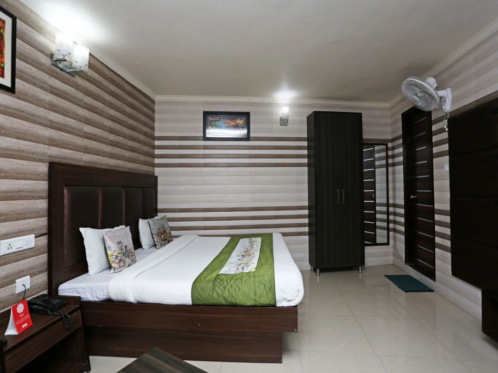 OYO 9335 Hotel Cloud 7