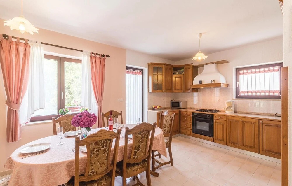 Nice Home in Pula With Wifi and 4 Bedrooms