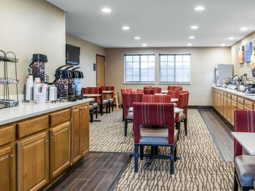 Comfort Inn & Suites Napoleon