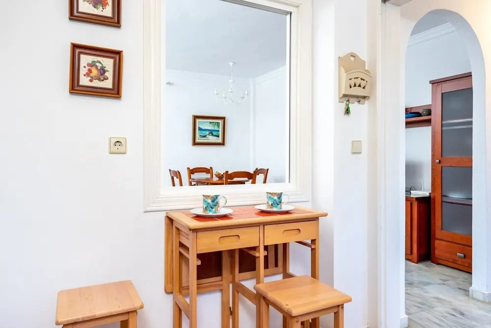 Lovely Apartment with View and Pool Ref 127