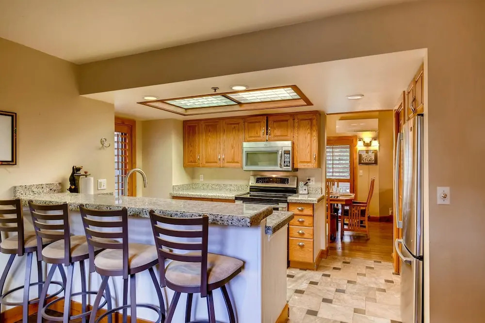 Lakeside 1687 by Park City Lodging