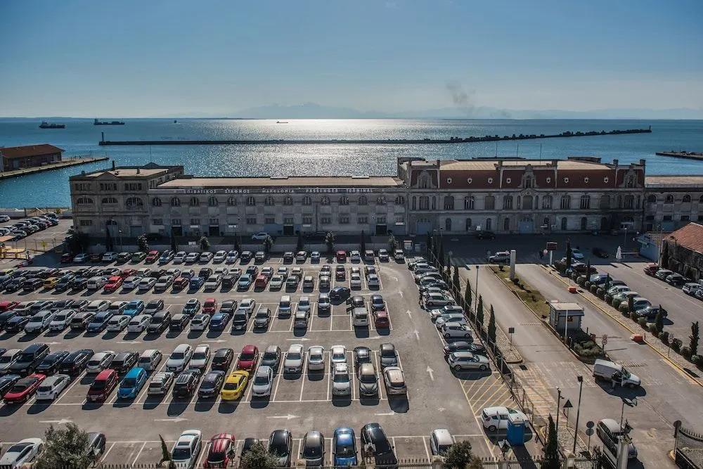 #Halu! - Spacious Home with Sea View