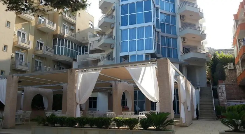 Portafortuna Apartments