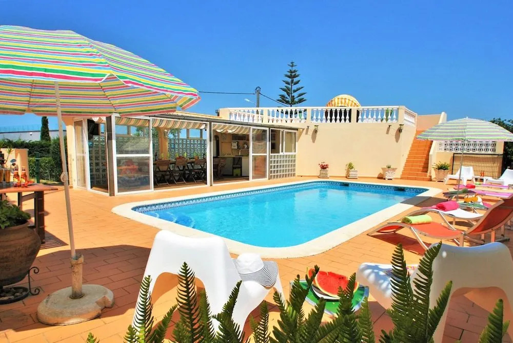 Villa Dominica - com BBQ e piscina aquecível em Carvoeiro