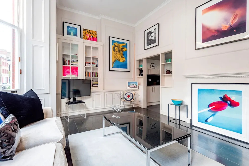 Chic Chelsea Home near South Kensington by UnderTheDoormat