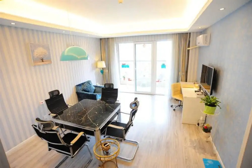 Chengdu Charm City Hotel