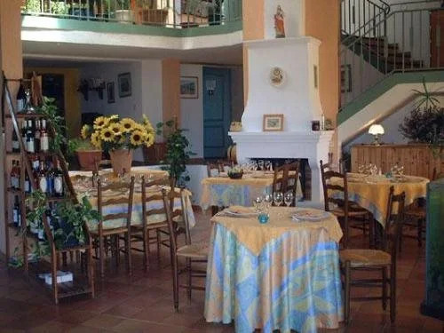 Hostellerie Du Luberon