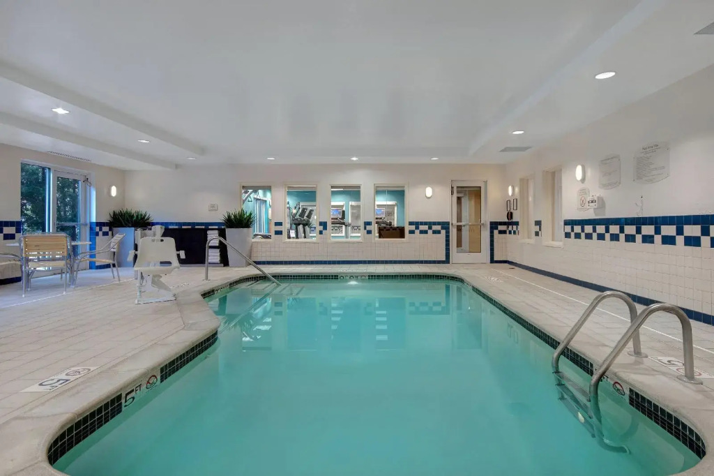 Fairfield Inn & Suites by Marriott Detroit Metro Airport Romulus