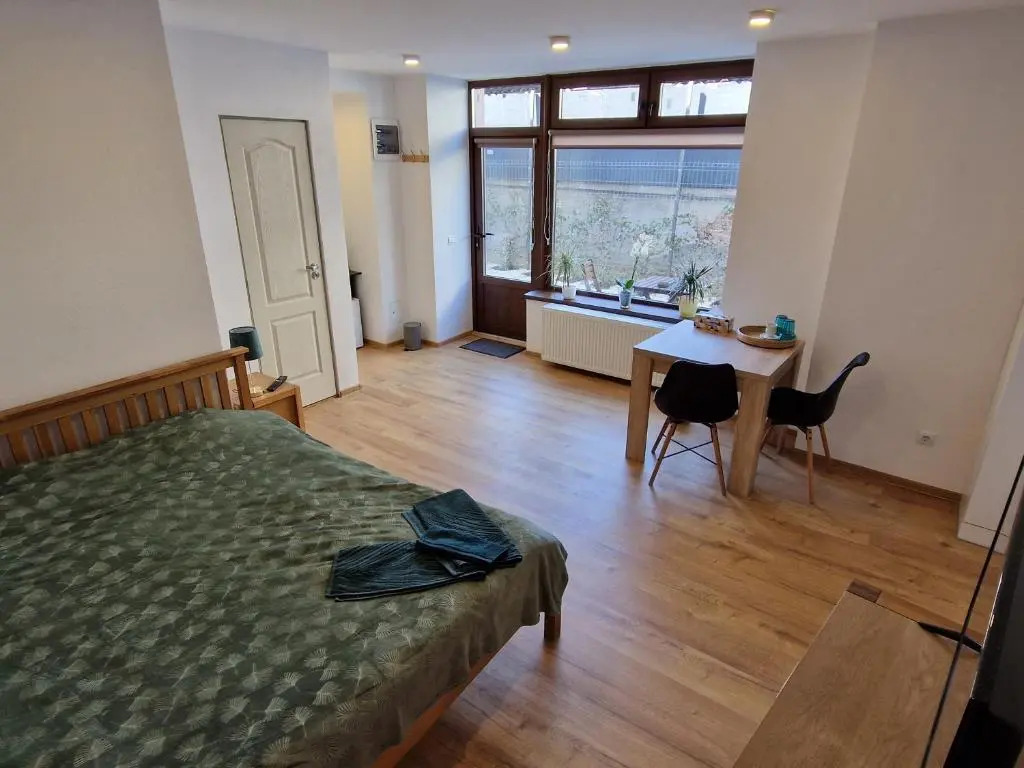 GIRO Guest House