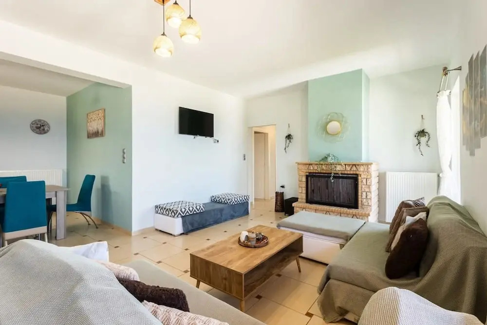 Verga Beachside Getaway With Panoramic Seaviews