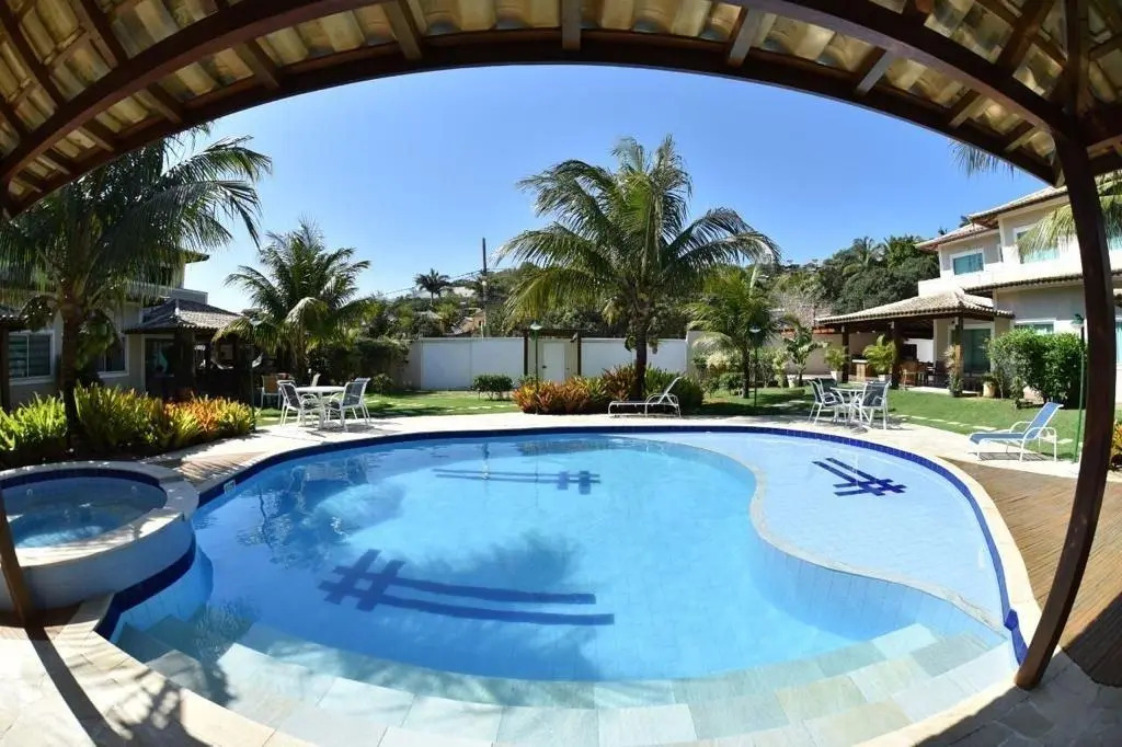 Excelente Casa com Quatro Suítes em Condomínio à 1min da Praia de Geribá Por Luxury Rentals