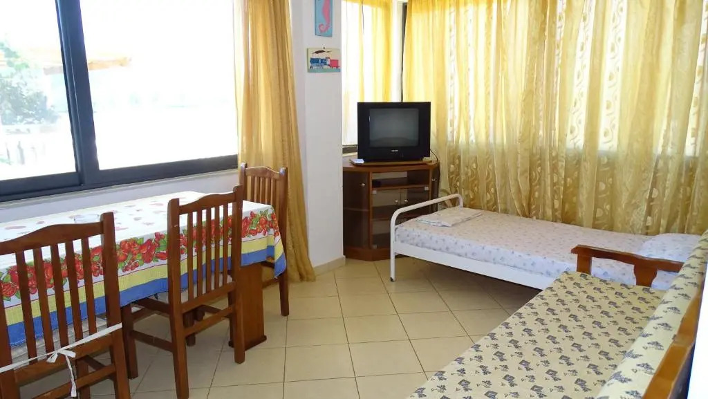 Petros Apartments