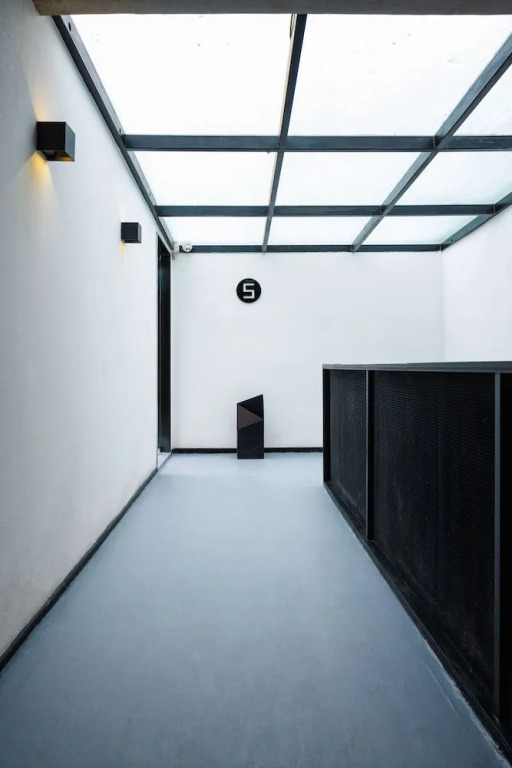 Zhangjiajie Yu Realm Hotel - Ancient Charm - Modern Luxury - Your Perfect Journey - A single pick-up or drop-off