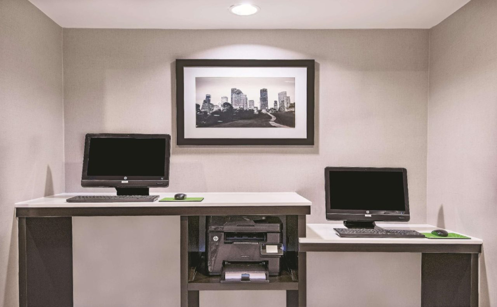 La Quinta Inn & Suites by Wyndham Houston North-Spring