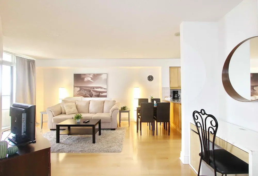 Pelicanstay in Harrison Garden Boulevard