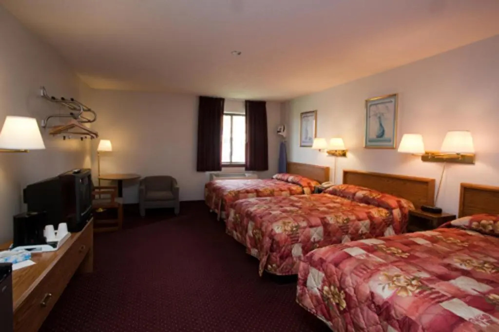 Eastbrook Inn