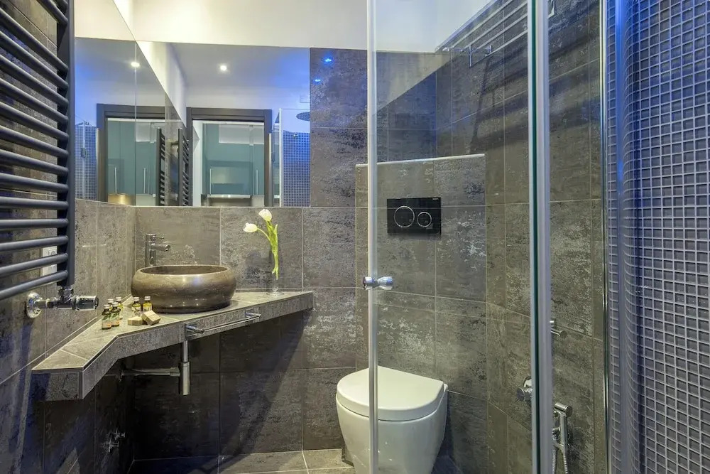 GCF Luxury Suites, Guest house