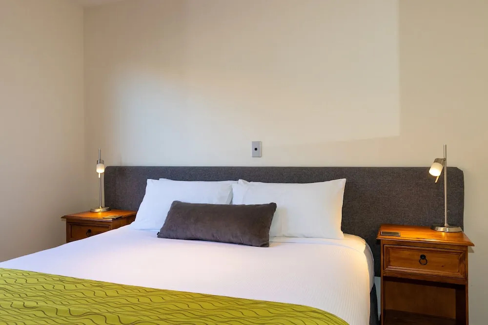Harvest Lodge Motel