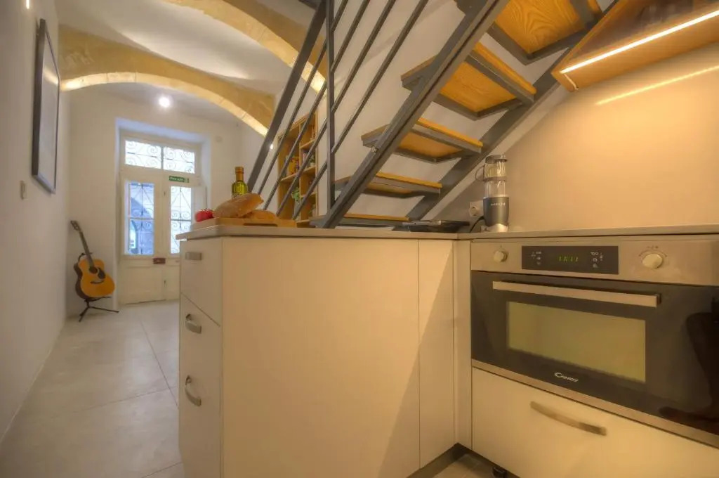 Cute and modern duplex apartment in ideal location RCAS1-1