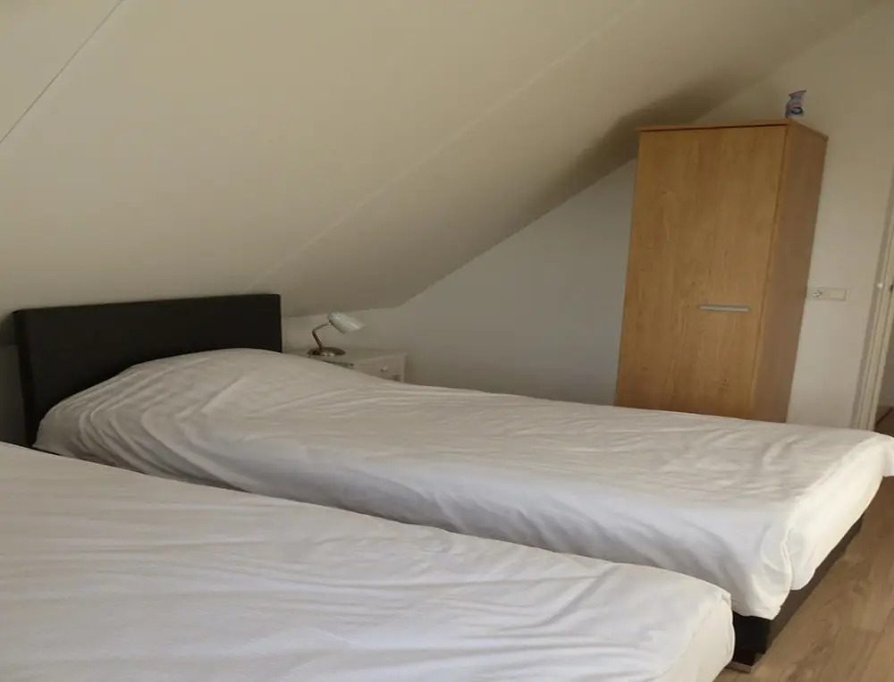 Spacious Holiday Park Villa for 10