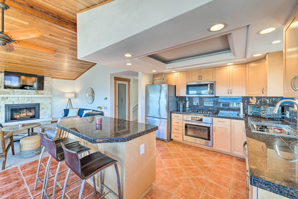 McKees Beach House w/ Ocean Views, Hot Tub