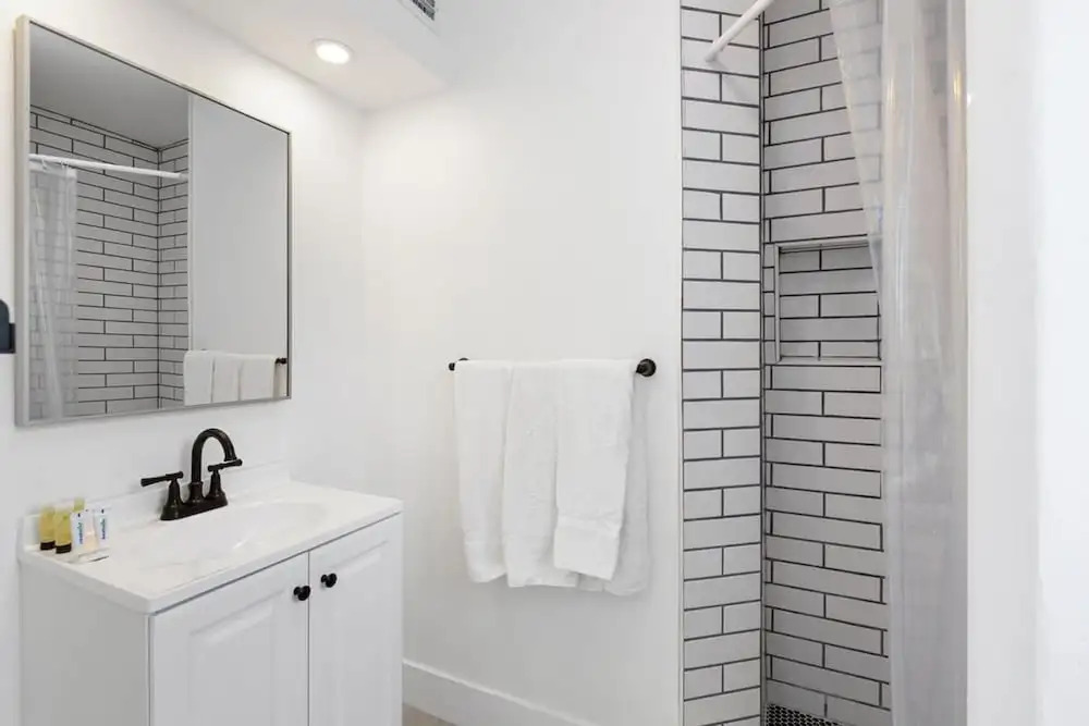 Charming 2 Bedroom Apartment in Victoria Park