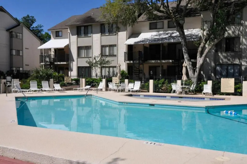 28 Springwood 2 BR Condo Forest Beach