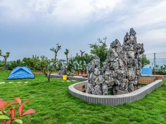 Floral Hotel·  Xiangshe Homestay (Shanghai International Tourism Resort Store)