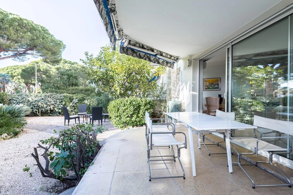 VANEAU Incroyable appartement avec jardin et vue mer
