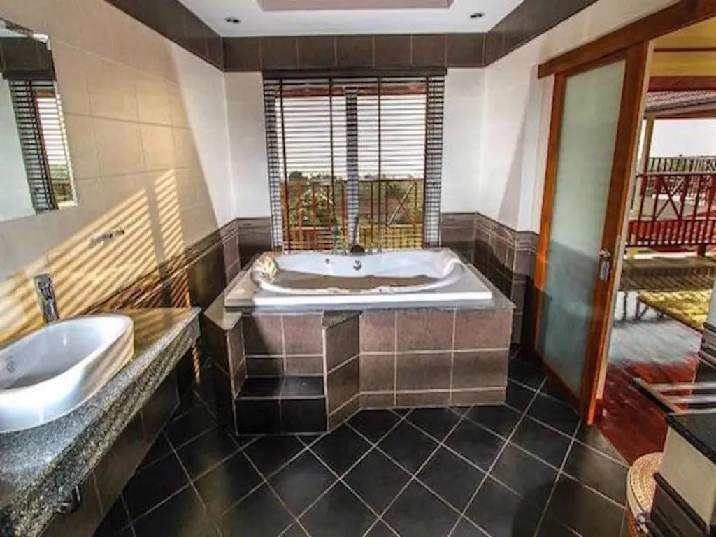 2 Pools And Seaview! Villa Serena 6Br, Klong Khong