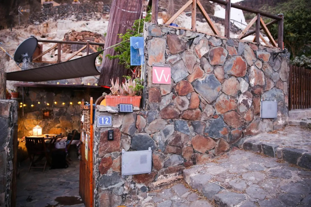 Silences Cave Rural House