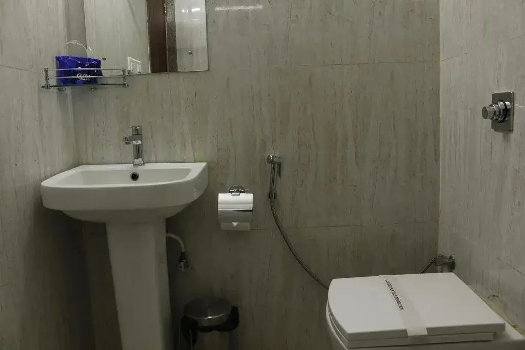 OYO Premium Old Station Road Bhubaneswar 4