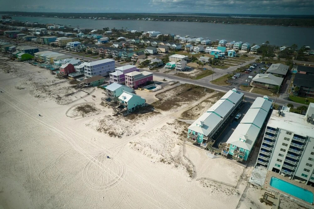 Fantastic Condo in Gulf Shores Directly on the Beach With Pool Covered Parking