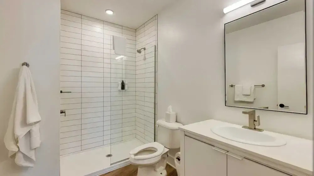 916 Main 12 Unit Buyout - Prvt 2 Floors, Sleeps 88 - Perfect For Group Travel
