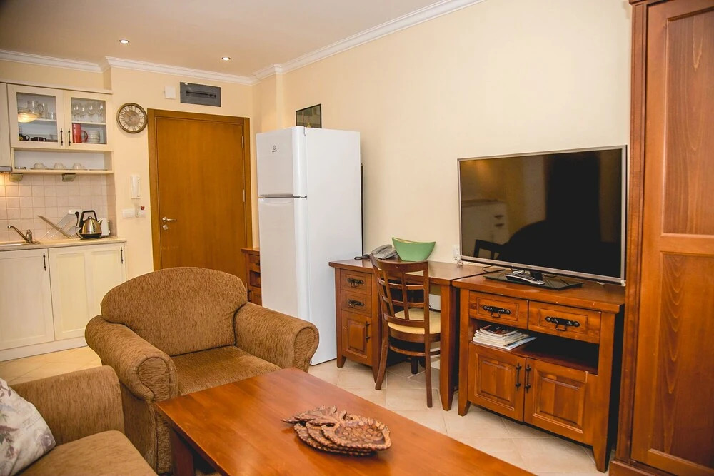 FM Deluxe 1-BDR Apartment with Parking by Sozopol