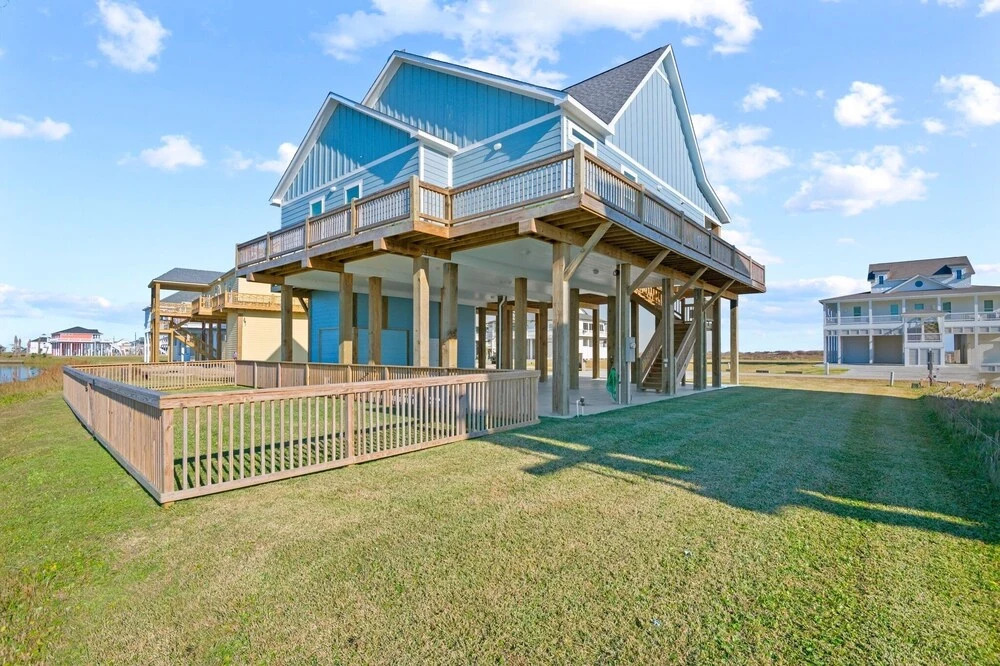 Stay Awhile 4 Bedroom Home by RedAwning