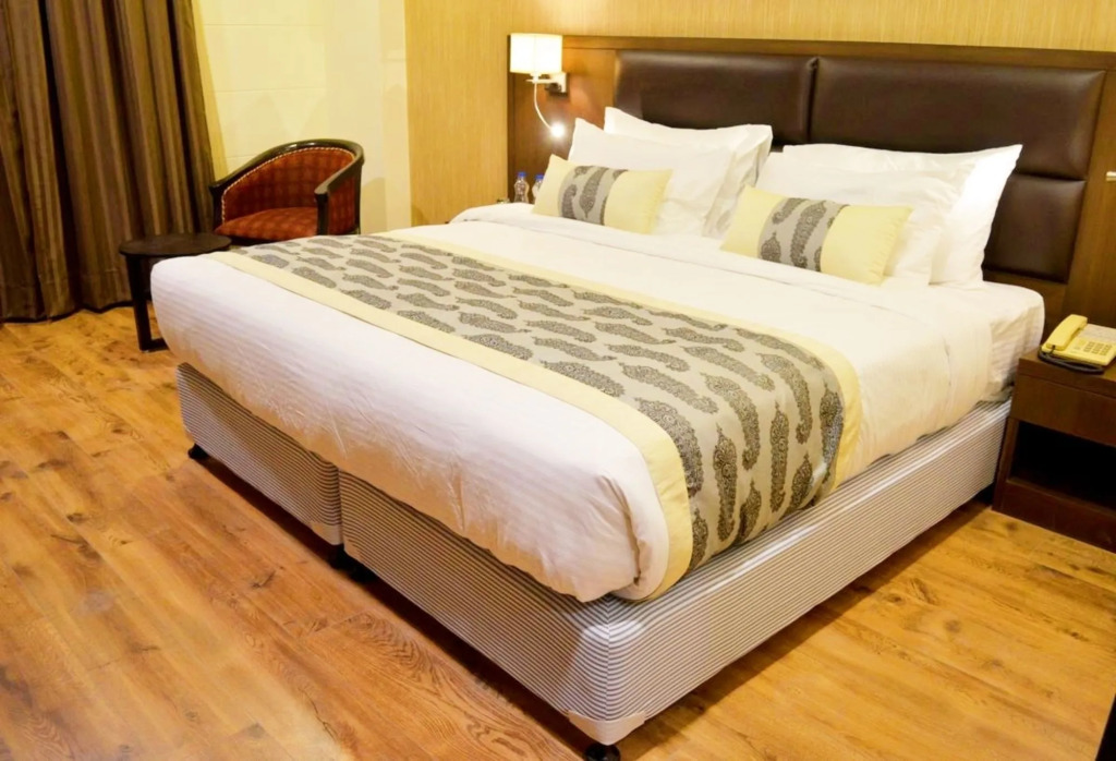 Hotel Casaya Inn