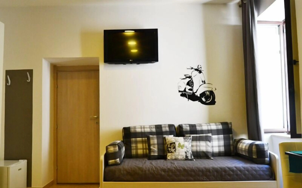 Room27