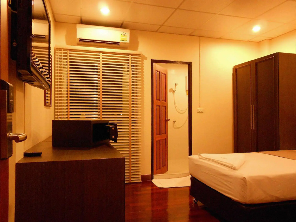 Lodge 61 Hotel