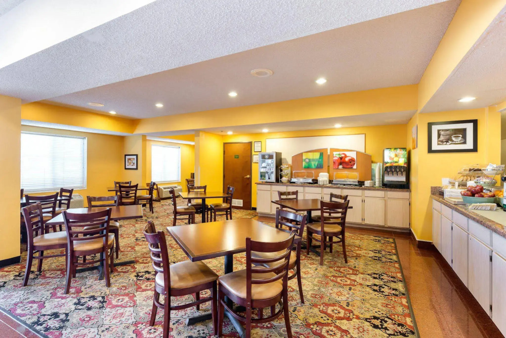 Quality Inn & Suites West Chase