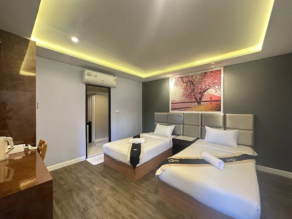 Metro Link Ratchada Hotel