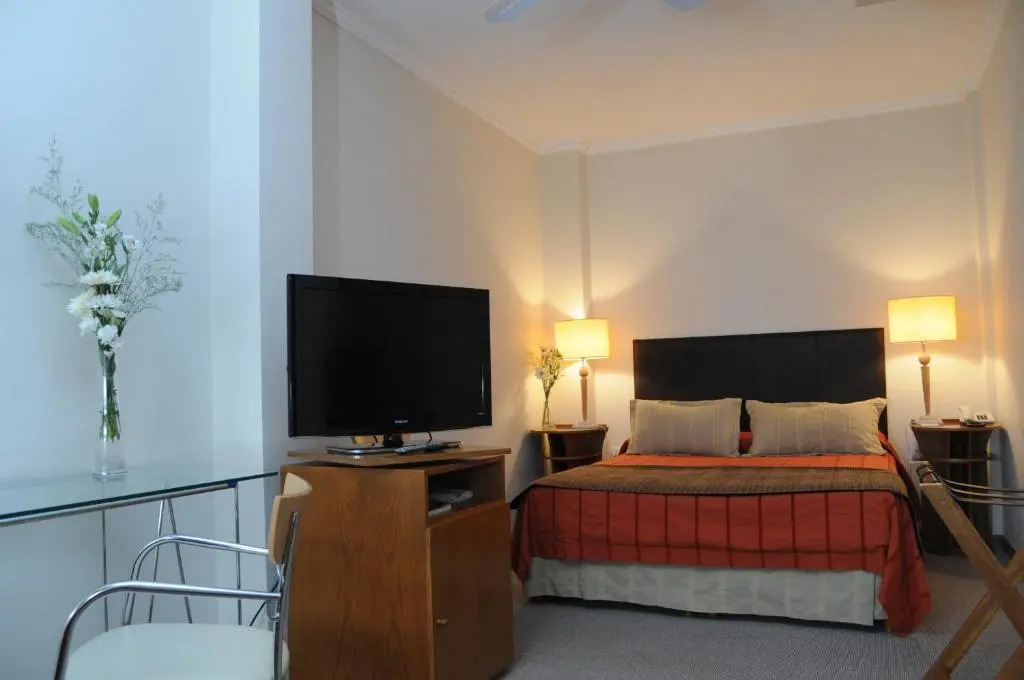 Parra Hotel & Suites