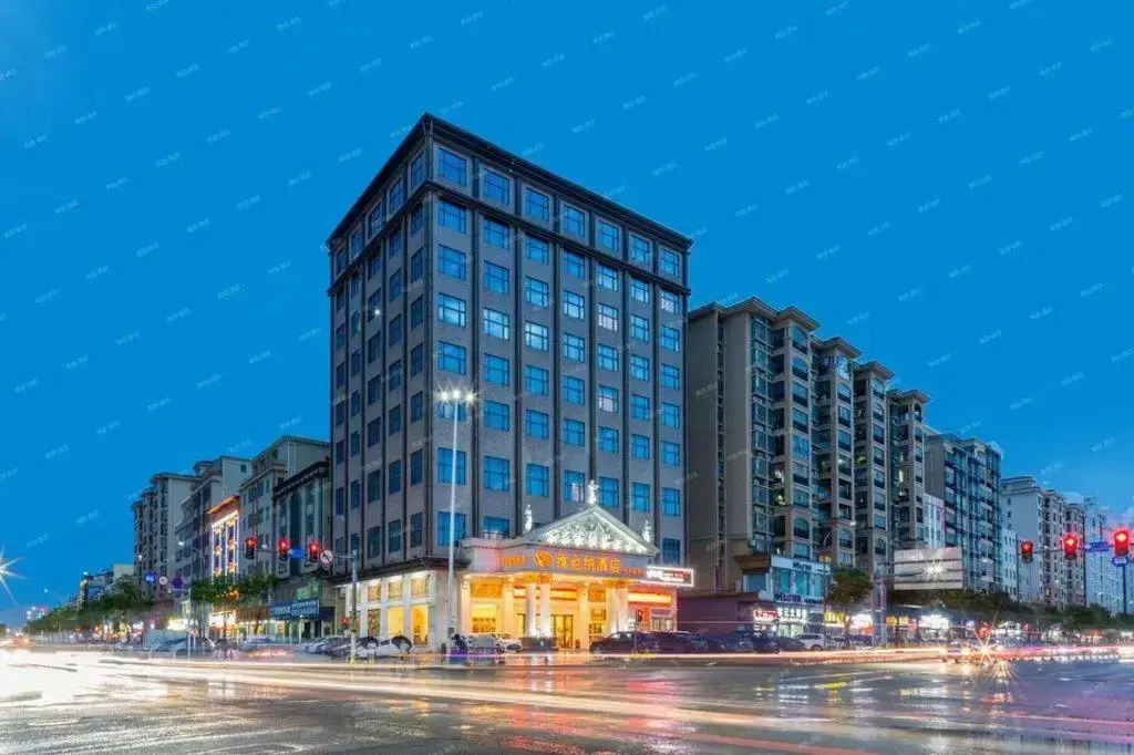 Vienna Hotel (Huizhou Zhongkai High-speed Railway Station Green Fairy Tale Branch)
