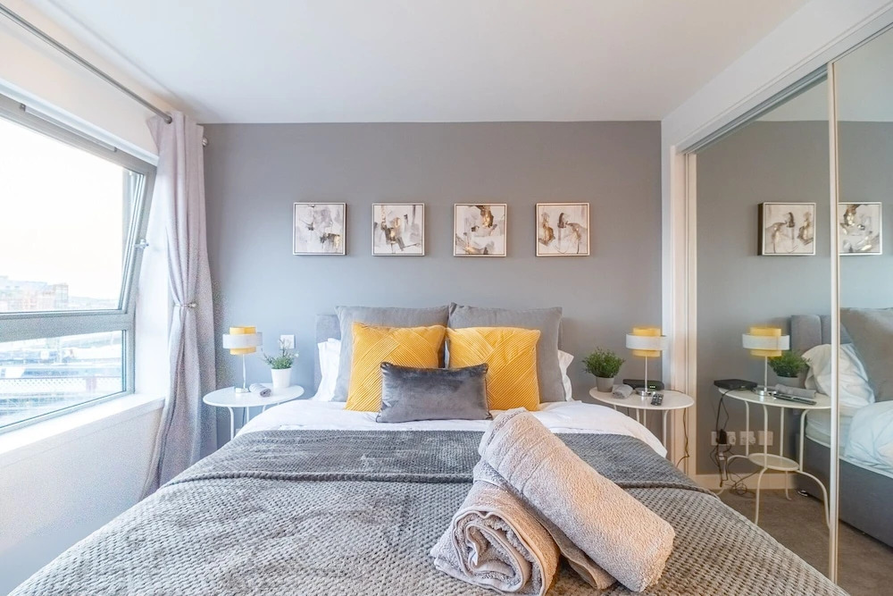 Luxury Riverview City Centre Apartment