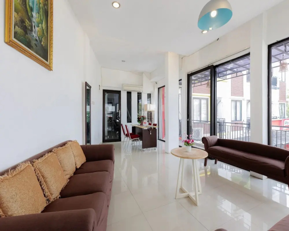Urbanview SRB near Mall Ciputra Cibubur by RedDoorz