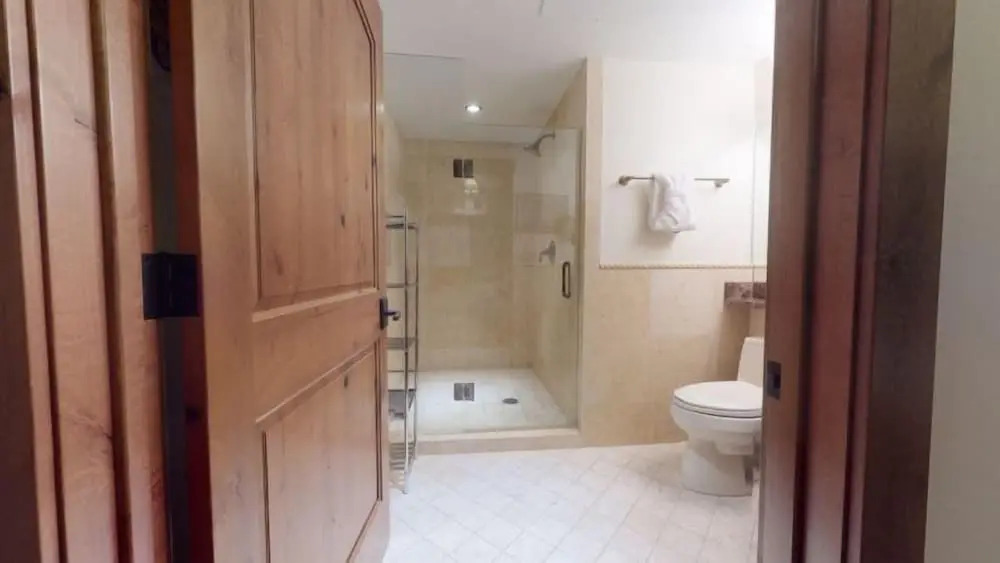 Luxury 4 Bedroom Penthouse in Lionshead Village With Rooftop Pool, Just a Short Walk to Gondola