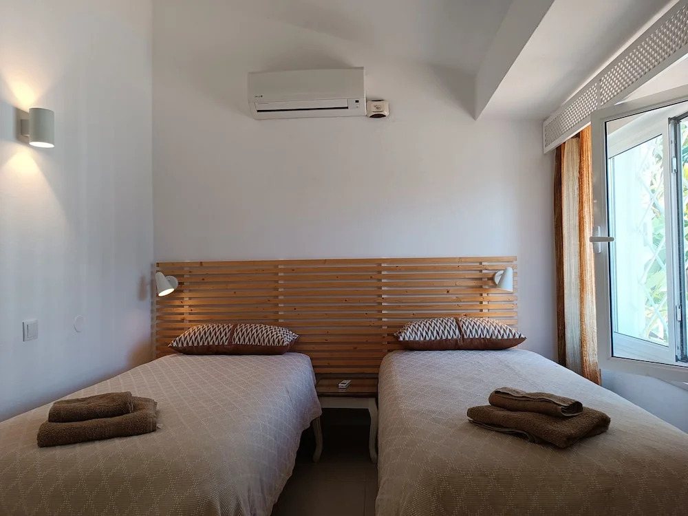 Villa 81 great spot Oura beach, Albufeira
