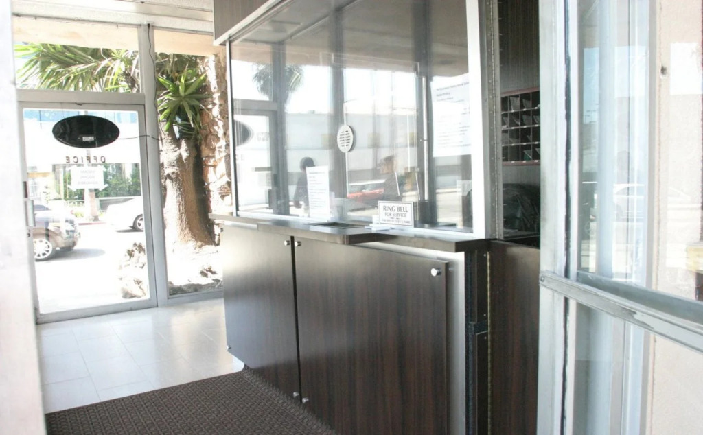 Hollywood Palms Inns & Suites