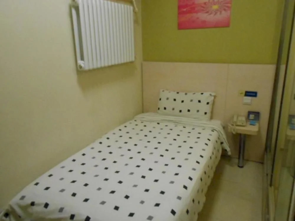 Eaka 365 Hotel
